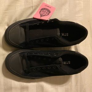 NWT! Straye Stanley Zero Suede